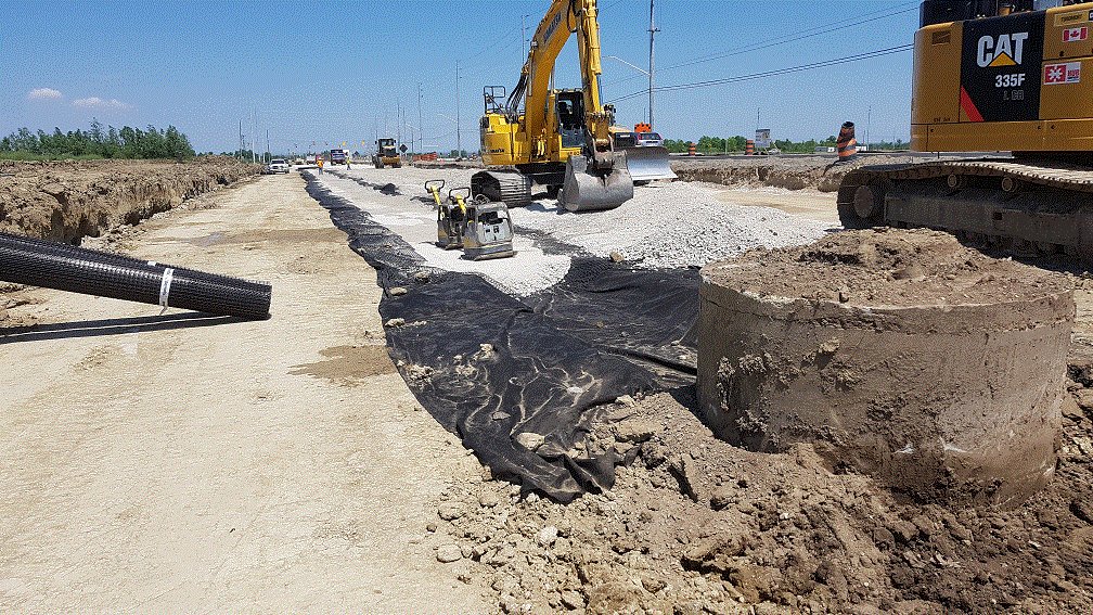 TerrafixGeogrid's tweet photo. Dual-Layer TBX Geogrid reinforcement over watermain along EB Mayfield Rd @terrafixgeo #geogrid @CityBrampton @ibigroup https://t.co/OXTHxjIMeW