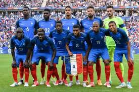 IMPRIMERIEIDA05's tweet photo. ALLEZ LES BLEUS !!! @IMPRIMERIEIDA05 à fond derrière notre équipe !!!!🇫🇷⚽️🇫🇷 #Mondial2018 #franceuruguay #AllezLesBleus #AllezLaFrance https://t.co/G4F30YBMVg