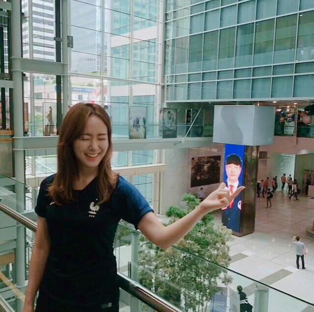 yourssun's tweet photo. 오늘밤 [프랑스 VS 우루과이] 전 . 누구 중계로 보시려나요. 어느나라가 이길까요? https://t.co/QHuHaqXmBq
