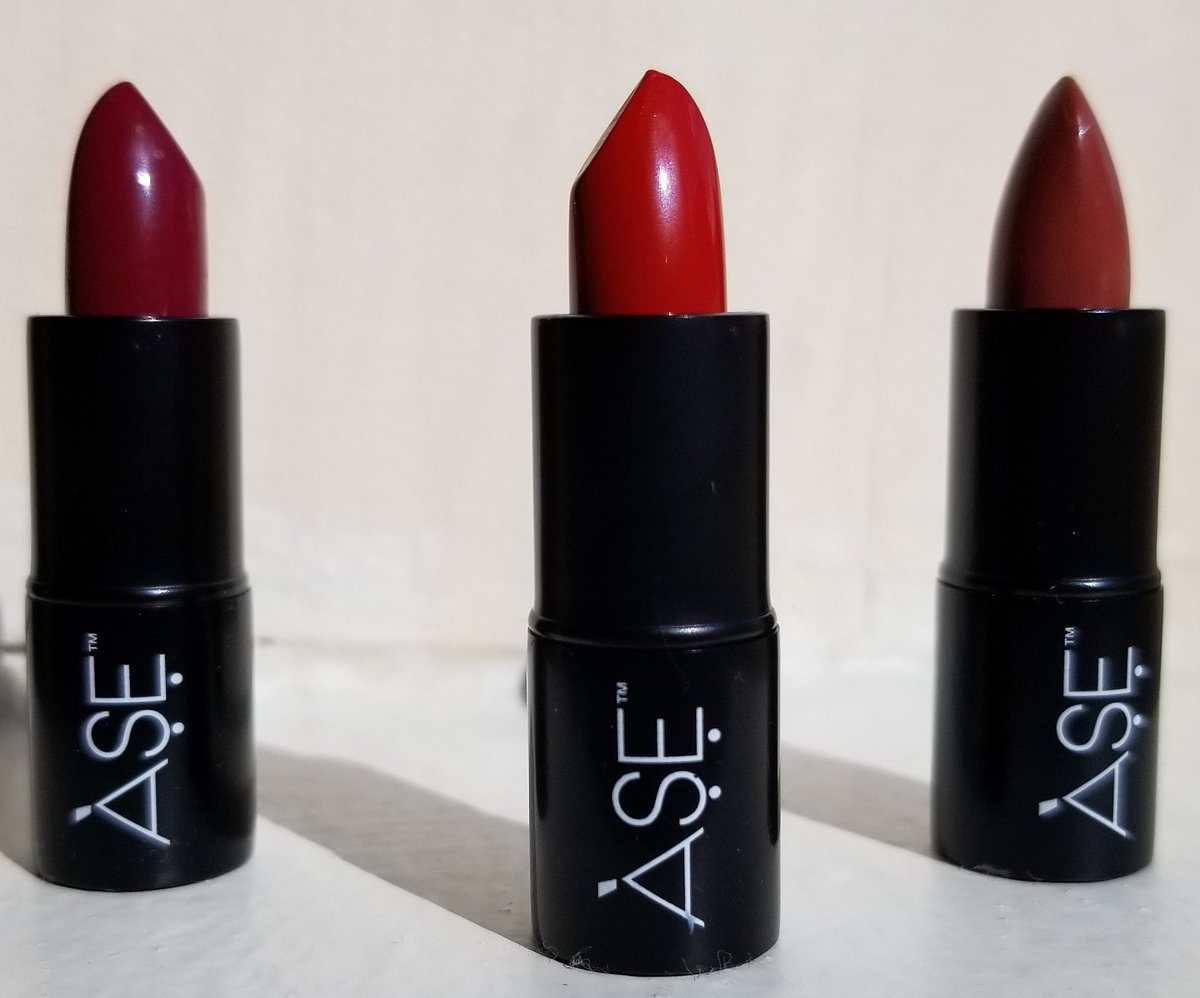 LipstickNLaugh's tweet photo. We are taking the @LipstickNLaugh to the streets of #NewOrleans with the @Power_Lipstick at Magazine &amp; Poydras at our popup starting today at noon! #EssenceFest #essencefestival2018 #neworleans https://t.co/315QjDmduy