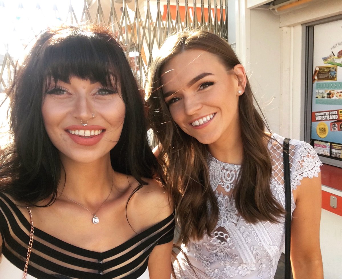 Steph_Purplex's tweet image. ✨🥂 #AscotSummerBall @AscotGroupUK