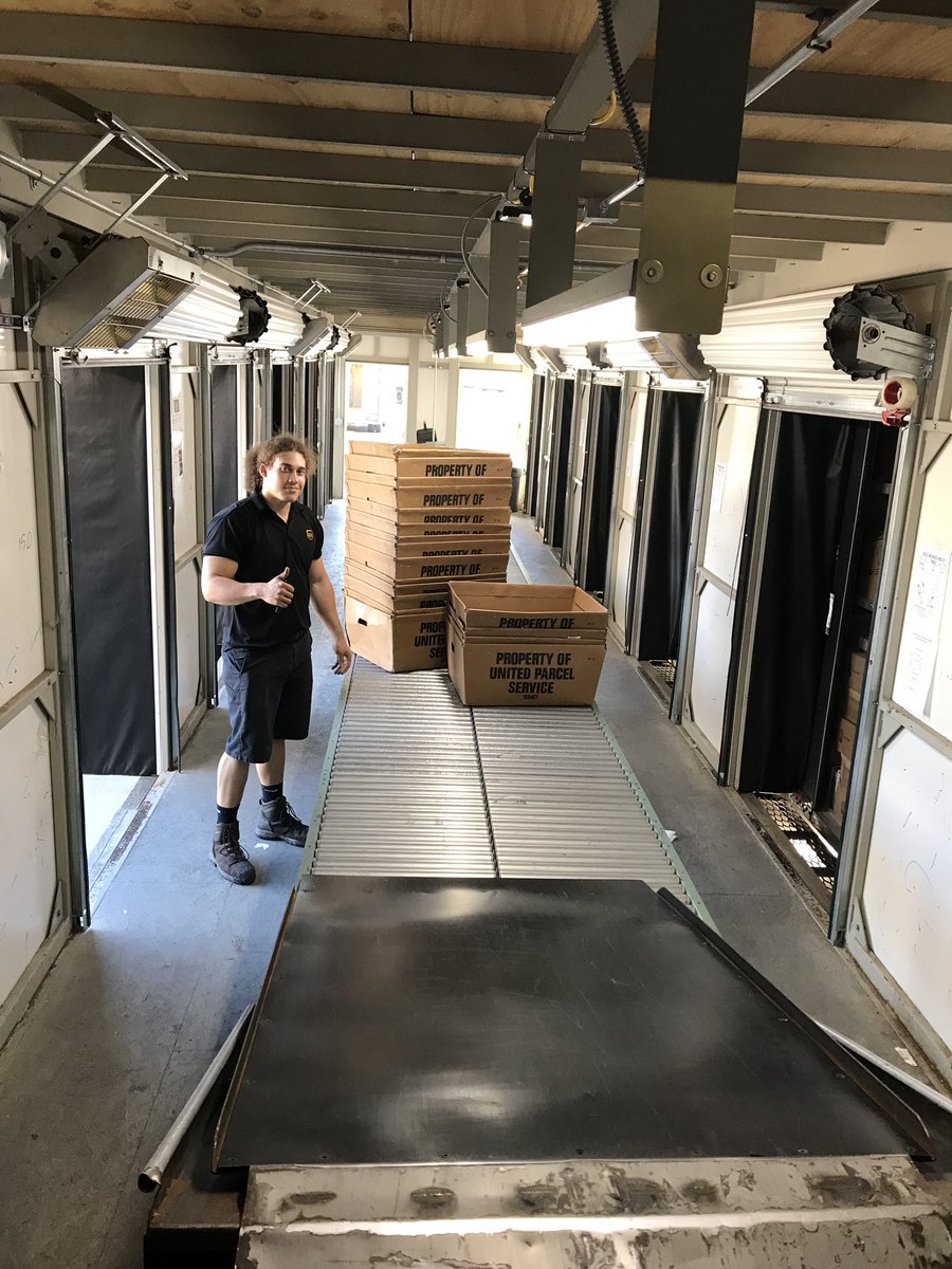 It’s a Fantastic Friday here on the Des Moines Preload - Red Belt wrapped prior to driver start time!!