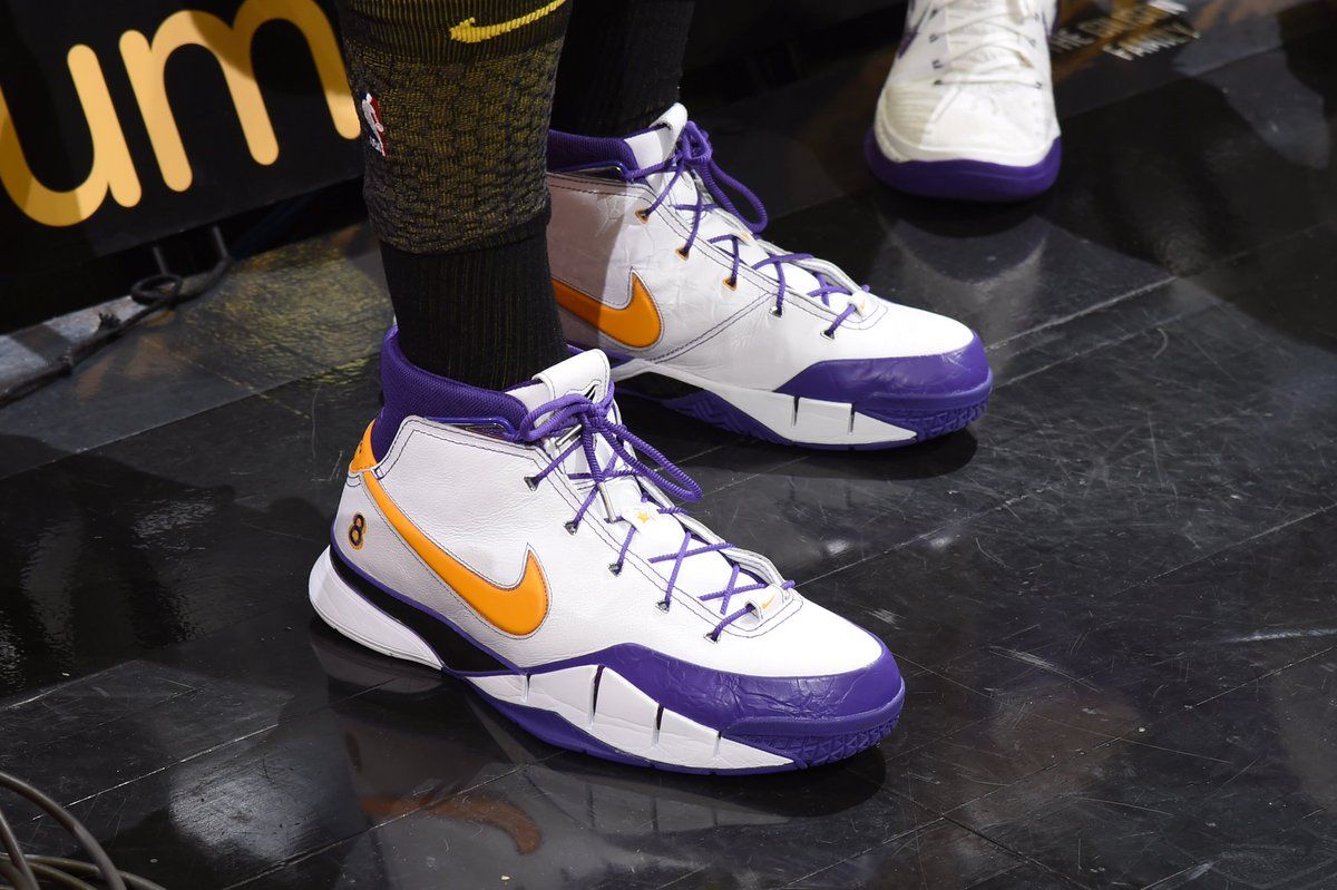 kobe 1 mpls on feet