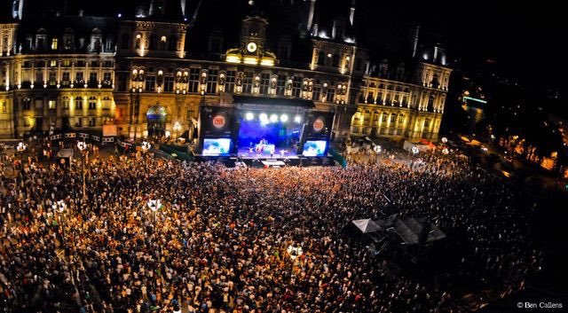 Il fait beau, il fait chaud, menu À 10€.
Exceptionnellement ce soir et demain au <a href="/Fnac/">Fnac</a> Live (entrée gratuite) sur le parvis de l’hôtel de Ville de @paris