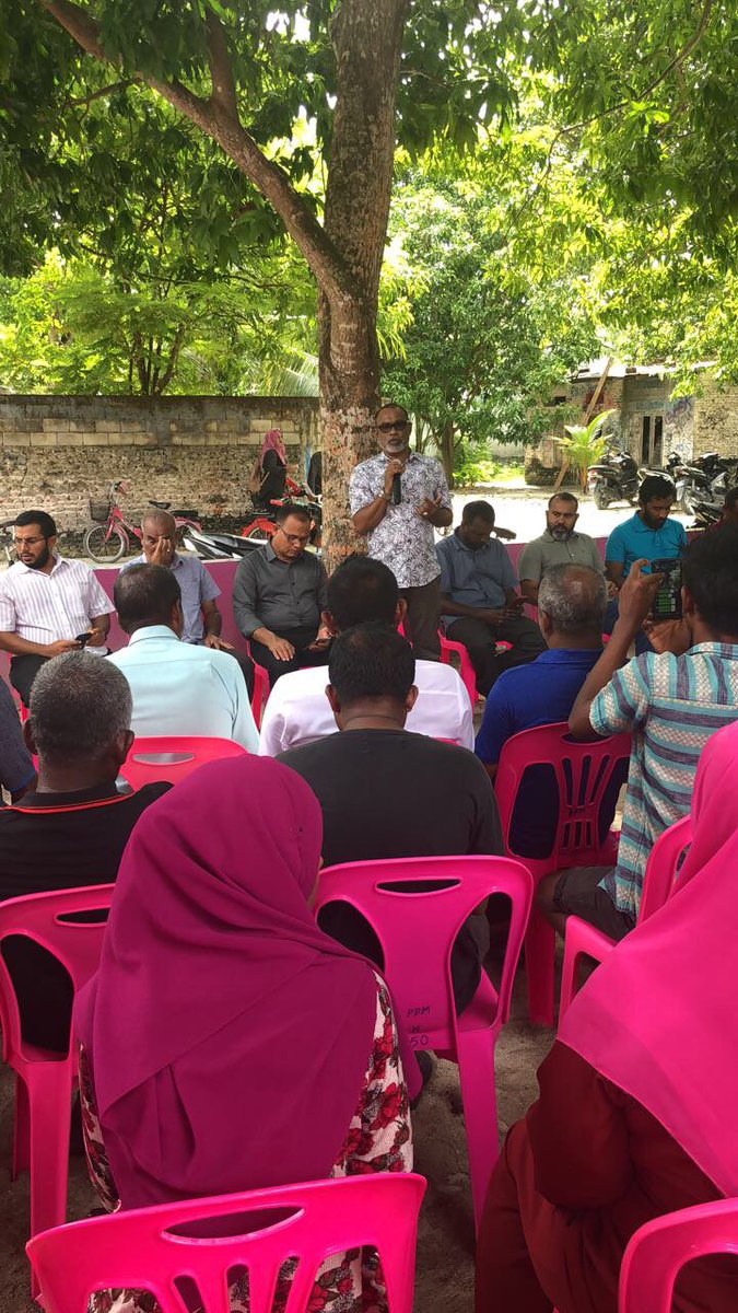 #Live  | #LaamuD2D 

#RaeesYameen ge campaign team  Laamu Atholhu rayyithunge arihha #Goachah
<a href="/Adamshareefz/">Adam Shareef Umar</a> <a href="/Banafsaa/">Abdul Raheem Abdulla</a>

#EnmeGaathun
#RY2018