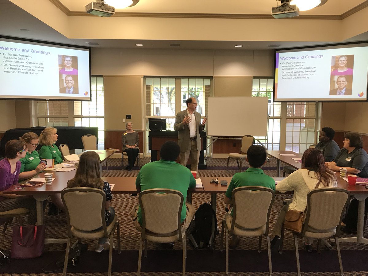 britedivinity's tweet photo. We’re kicking off our Summer Intern Day with guests from @projtranCTX #fridayexperience https://t.co/4ngnOBvAiq