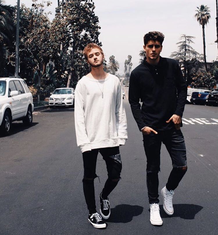 nycmelanie's tweet photo. EXCUSE ME WHERE DID THESE COME FROM?!!! 😍❤️😭 @JackAndJack @JackJ https://t.co/QFOZN2GgM7