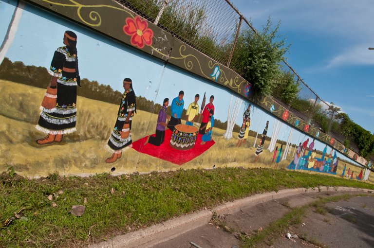 Our final #MinnesotaDestination for the week is the American Indian Cultural Corridor located in Minneapolis (Franklin Avenue)! It's the only urban #AmericanIndianCorridor in the United States and features Native food, art, and culture: bit.ly/2tt0V1A