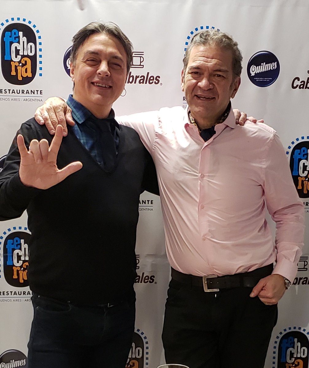 comunical's tweet photo. @CesarBordonok y @prolesteban en @Fechoriaresto ,gracias por venir !  .Geniosss graciasss de 💜  un placer recibirlos 😉
#actores #talento #luismiguel #LuisMiguelLaSerie #argentina #estebanprol #casavalentina #teatro #cena #restaurante #gastronomia #famosos #prensa #comunical https://t.co/gQcICH0PGe