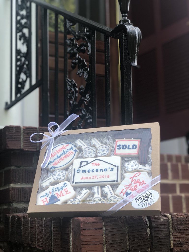 whoosyourbaker's tweet photo. There is no place like home...or custom #cookiegifts! ๐ก๐ Wouldn't your clients (friends or family) love a set of these next to a bottle of champagne on their new kitchen counter?! ๐พ๐ฅ #Pittsburgh #PittsburghCookies #PittsburghBakery #DecoratedCookies
๐ฆby @brpboxshop https://t.co/9sH4nvuOXK