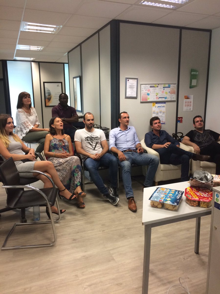 Magdalena_Gfi's tweet photo. @gfiinformatique allez les #bleus ! https://t.co/ILhH4Godtl
