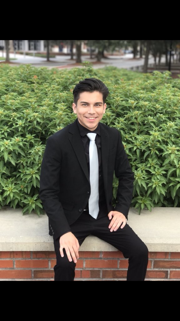 Are you ready to meet the Mr. Burgundy Bliss contestants? 👑🔝 Meet Jessie

facebook.com/LTAChiChapter/…