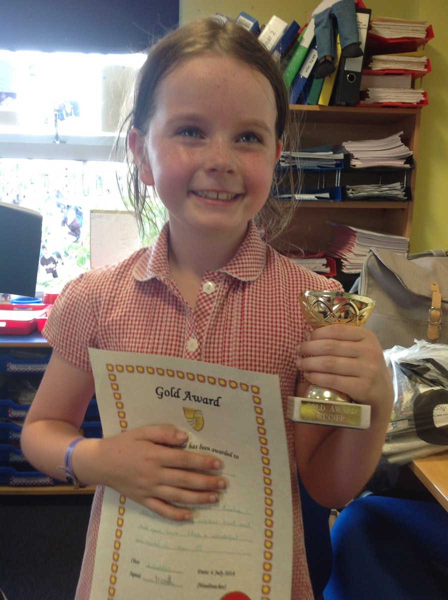 MundellaStars's tweet photo. Well done to our Gold Award winner Amelia what a great role model you are! https://t.co/eEHoYLiuXf