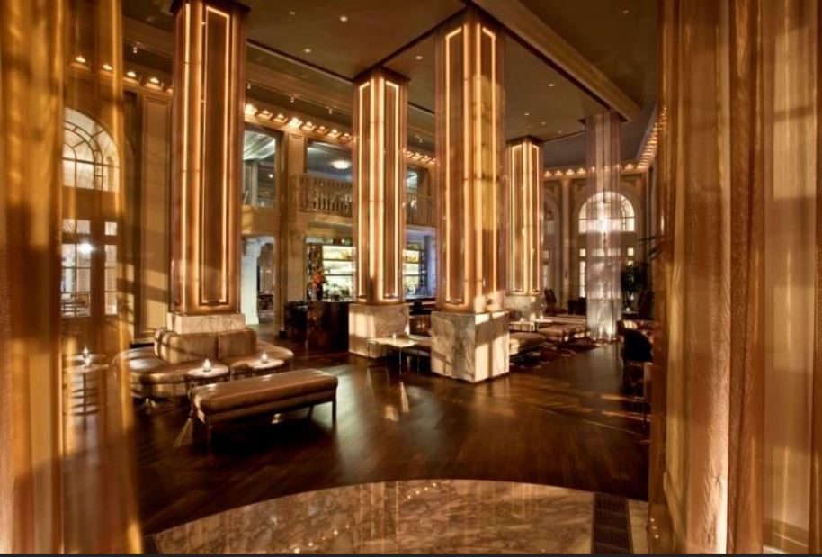 Who's heading to see the incredibly talented Jill Scott tomorrow night at The Fox? Grab dinner with us at Livingston beforehand! Enjoy your meal with a view on our terrace or in our gorgeous dining room. #jillscott #livingston