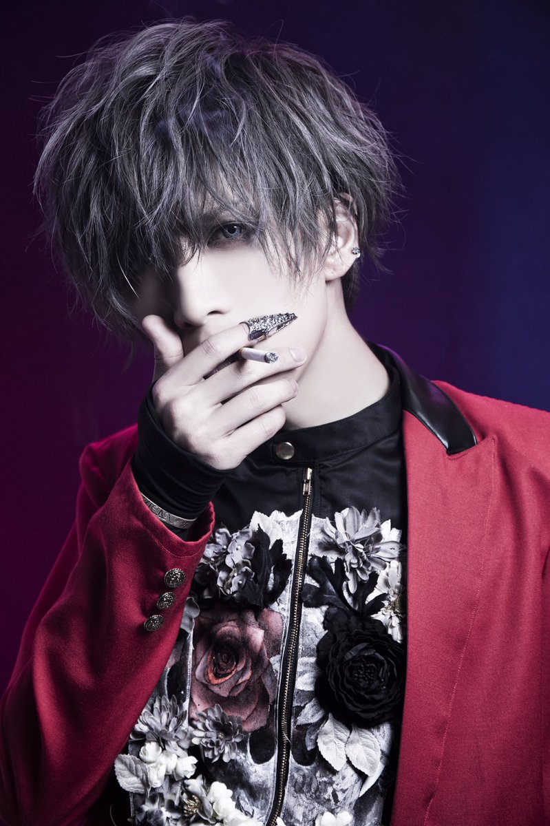 _VKholic_'s tweet photo. #SCAPEGOAT's new look
+ new lyric MV 「メイメイ」(Meimei) https://t.co/sJAmNs6L7N
Vo. #Haru
Gt. #Sayura
Ba. #Layha
Dr. #Tatsuki https://t.co/EaclycRloN