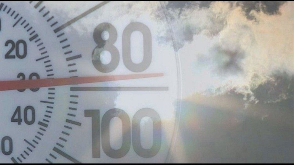 kare11's tweet photo. MN marching band members suffer heat exhaustion https://t.co/iIr7hM3cDU https://t.co/oOBuJLcGel