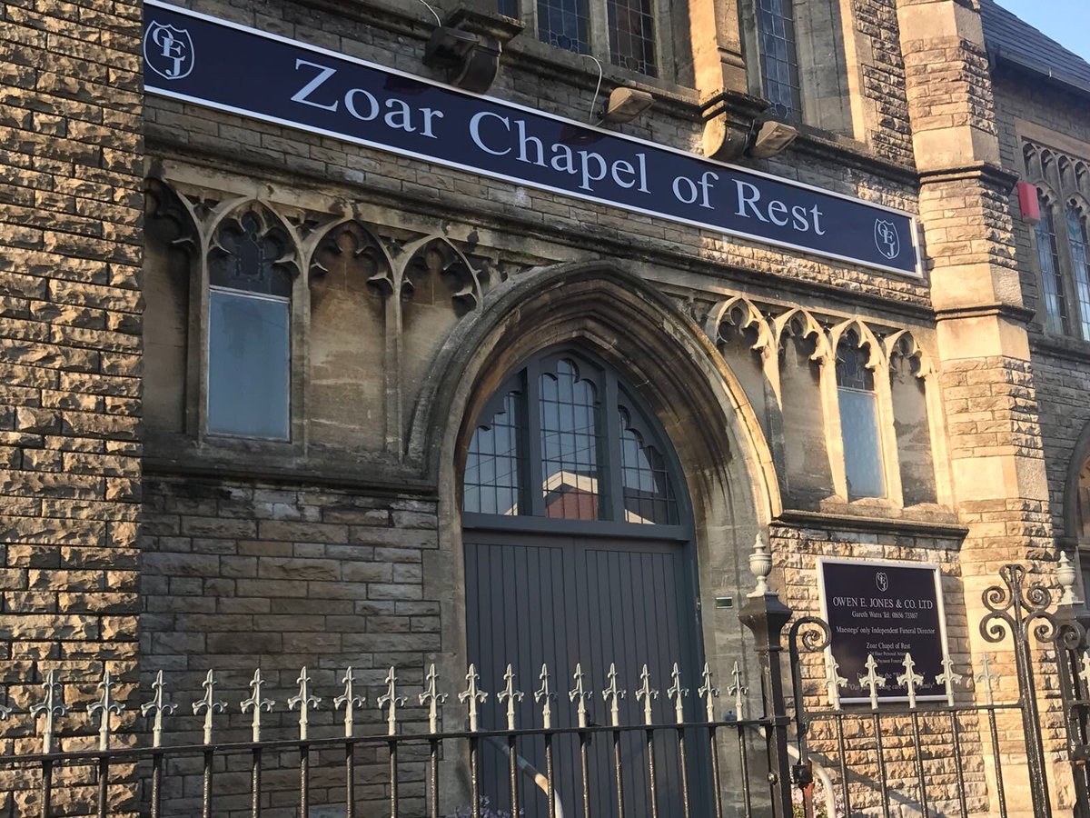 EliteSigns's tweet photo. Remember the #highgloss #colourmatched #print to match th tie colour? Well here’s the result... #Zoar #ChapelofRest new #exteriorsigns with @rolanddguk #printed &amp; #laminated @Metamarkuk #vinyl #graphics #manufactured &amp; #installed https://t.co/qoMFN8ZoMD