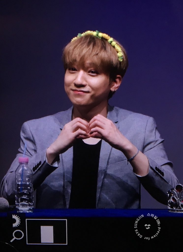 180706 신촌 팬사인회 

#데이식스 #DAY6 #성진 #Sungjin #ShootMe #YouthPart1