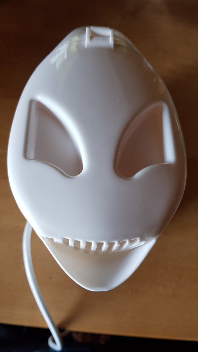 discordiadept's tweet image. @ThingsWfaces I bought this water Kettle #FoundAFace . I"m pretty sure, it's posessed by demons.