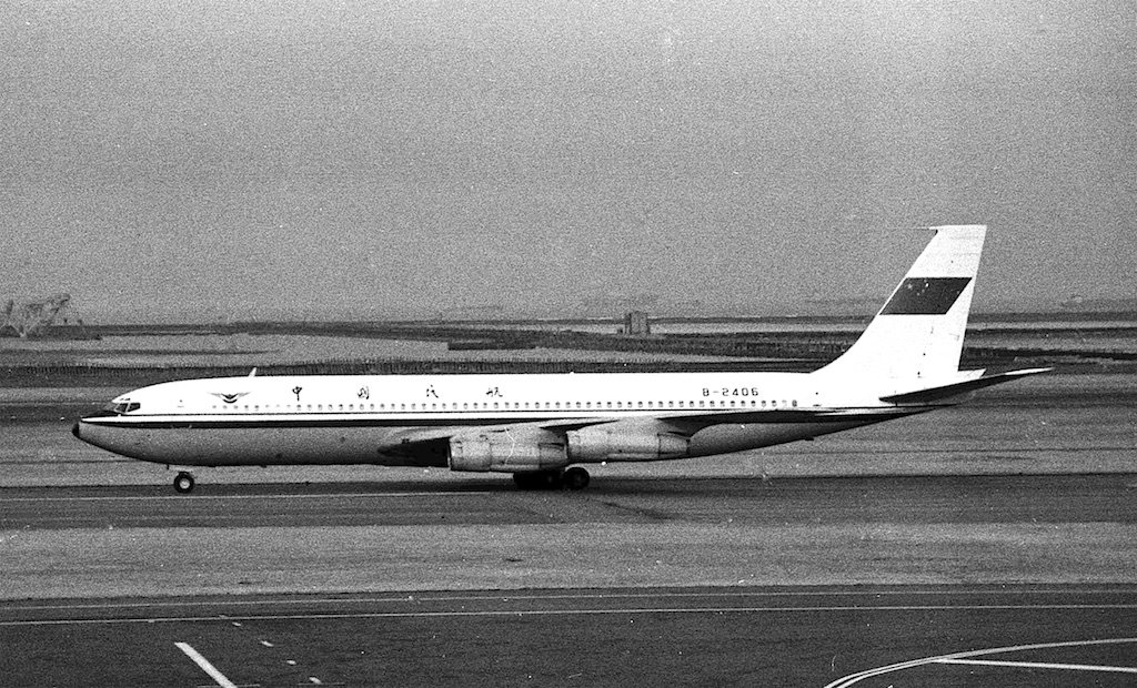 #707の日
成田開港前、羽田にはいろんな国のボーイング707が来てました。