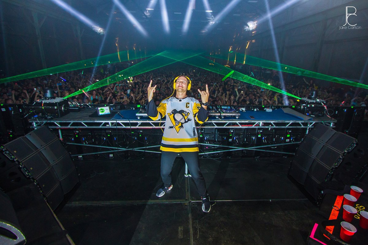 dancingastro tweet picture
