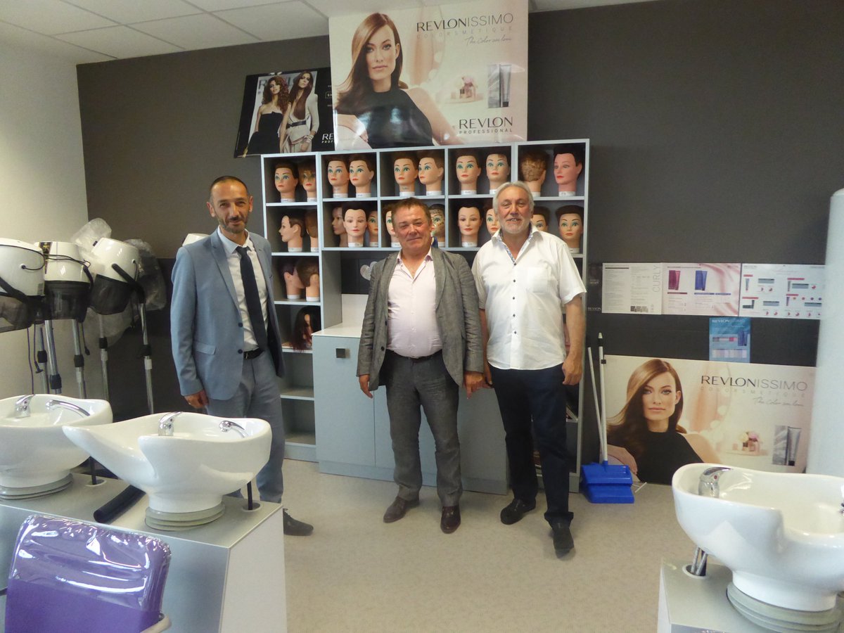 CMA_HERAULT's tweet photo. Visite des plateaux du CFA de la CMA34 avec @J_Sanfilippo, directeur territorial de Pôle Emploi #Hérault, suite à la signature de convention !
#artisanat #artisans #formation #création #reprise #entreprises https://t.co/Rmh7EWKUHO