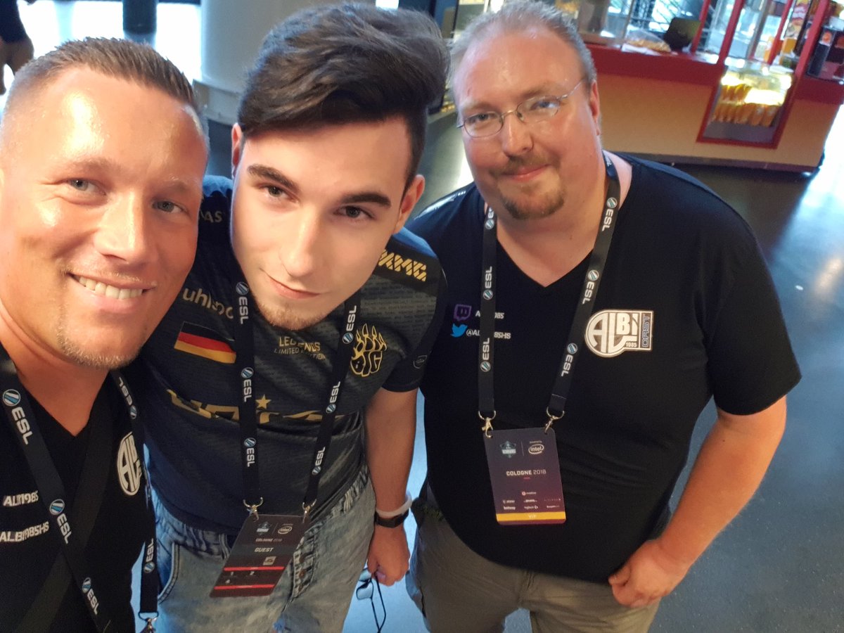 So KnG getroffen der Kollege hat uns von der dreamhack und aus dem cast wieder erkannt. Nice geile Sache. @K1ngNightmare <a href="/P4tt_1984/">Patrick 'P4tt' Strelau</a>