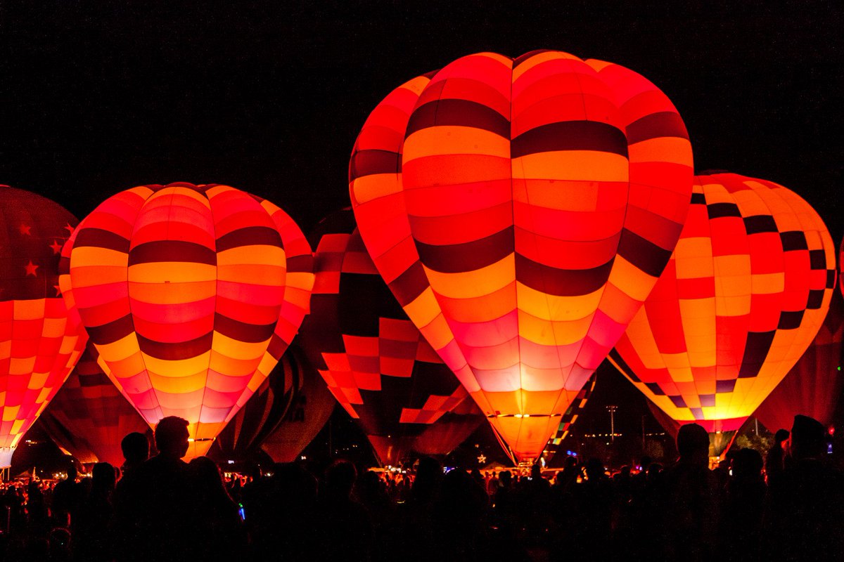 The annual Southern Maryland Balloon Festival is back. Click to see our SOMD Balloon Festival guide along with insider tips, event times, ticket links, and more! #CalvertCounty #SOMD #SouthernMaryland #HotAirBalloonFestival

yourcalvert.com/southern-maryl…