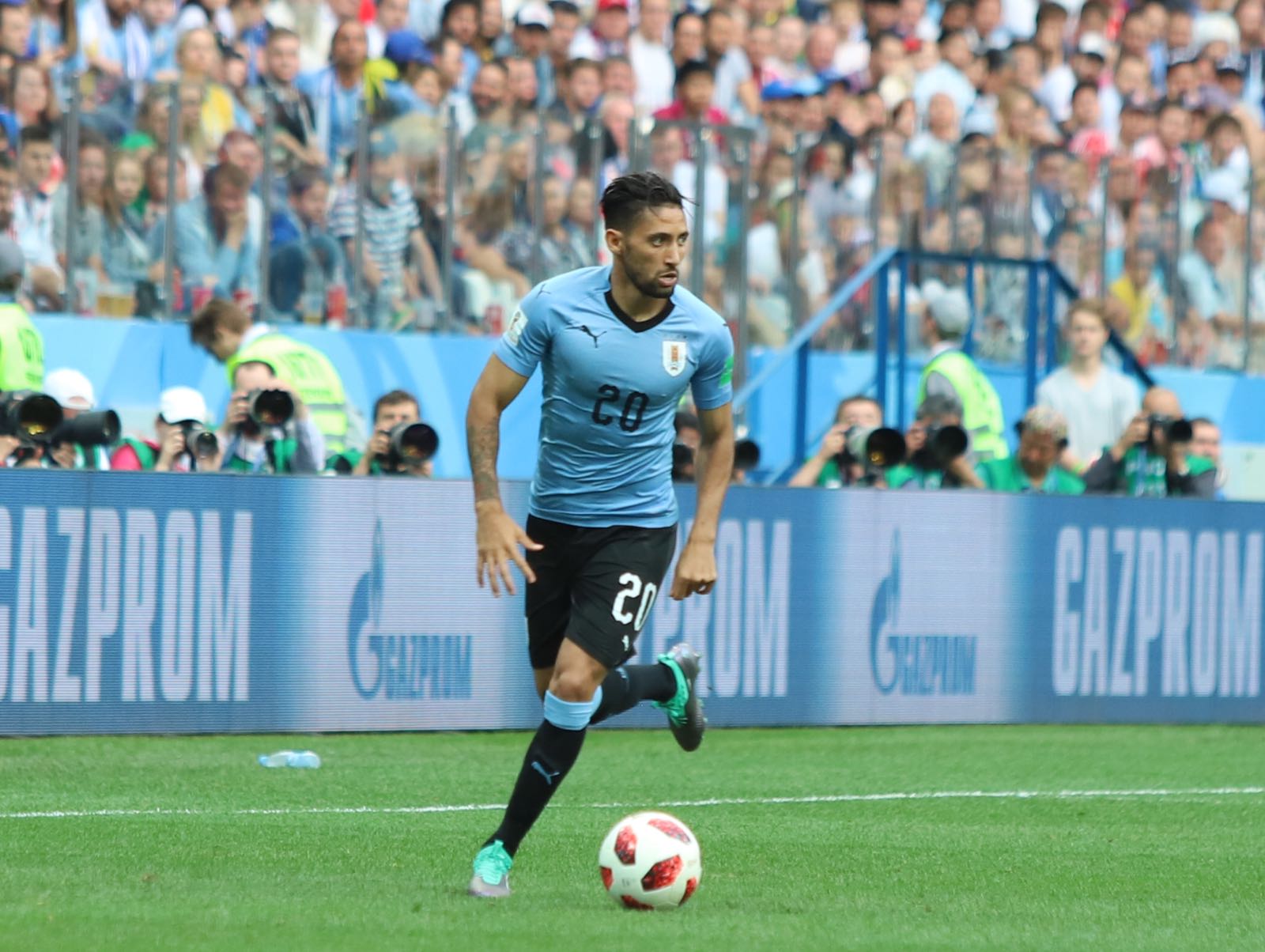 Selección Uruguaya on Twitter: "#URUFRA | futbolista Jonathan Urretaviscaya disputa su primer partido en Copas Mundiales de Fútbol, a nivel de mayores. Van de juego en Nizhny Novgorod. Uruguay