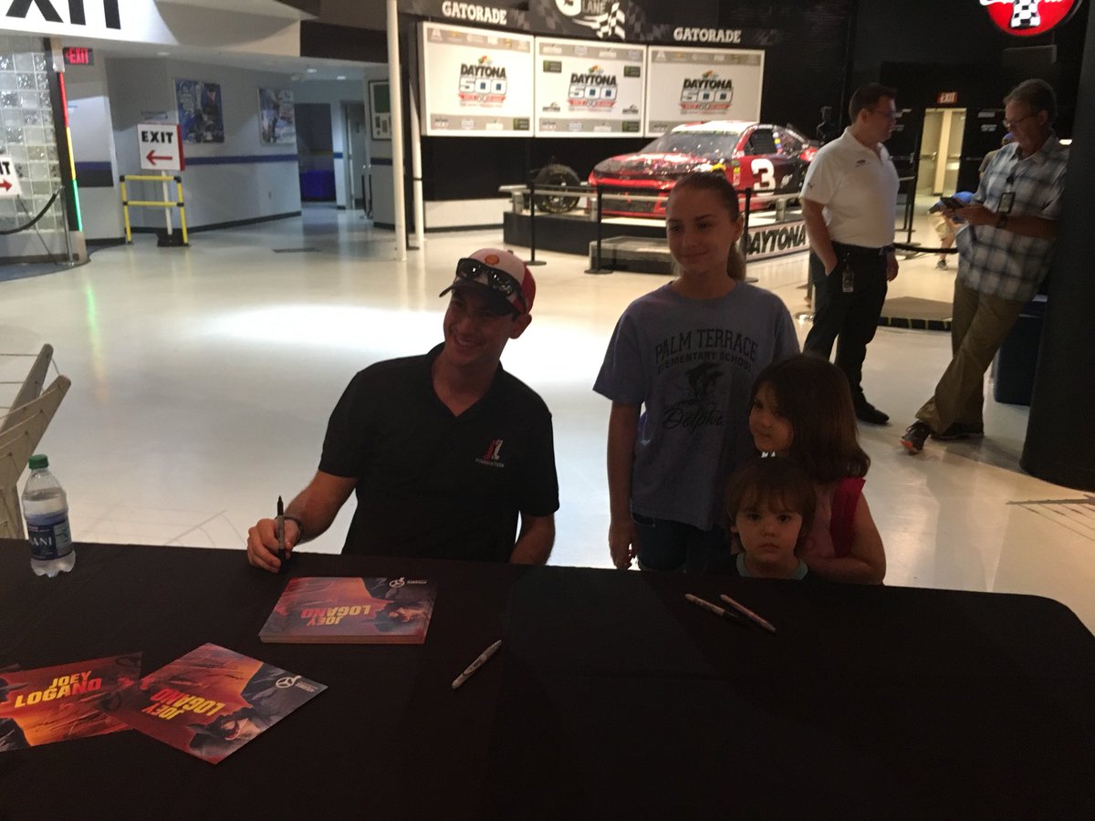 Thanks <a href="/joeylogano/">Joey Logano</a> Foundation for supporting our <a href="/PTEDolphins/">PalmTerraceDolphins</a> kids!  #superpod @tharris278 <a href="/KarenTroutman7/">Karen Troutman</a> <a href="/mrs_alsmith/">Antonette Smith</a>