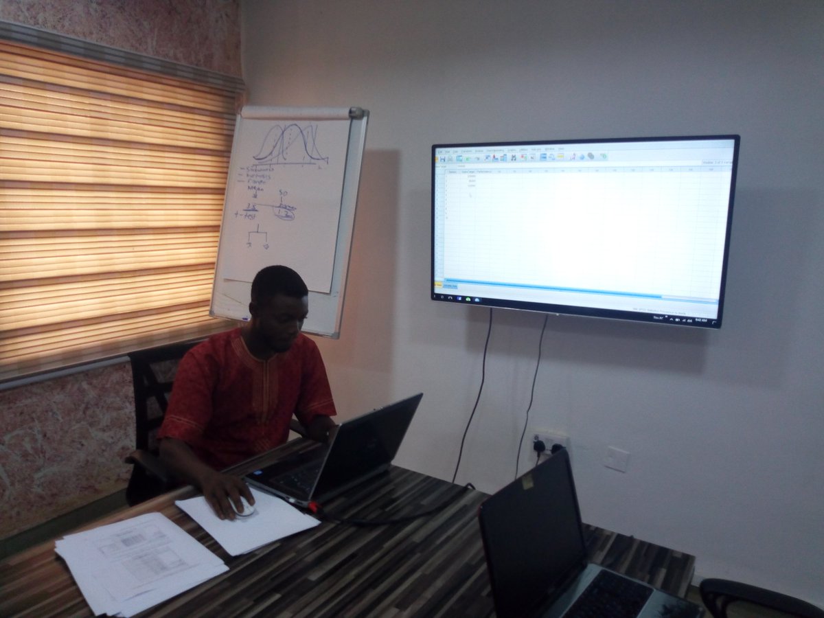 DataLead_Africa's tweet image. Day 2: @Paul_DejiJide facilitating on #DescriptiveAnalysis, #ttest, #Anova, #Ancova, #Correlation, #DataAnalytics