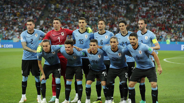 SuperCazarre's tweet photo. L'Uruguay avec Cavani / l'Uruguay sans Cavani

#URUFRA #FRAURU https://t.co/VOd0S7utno