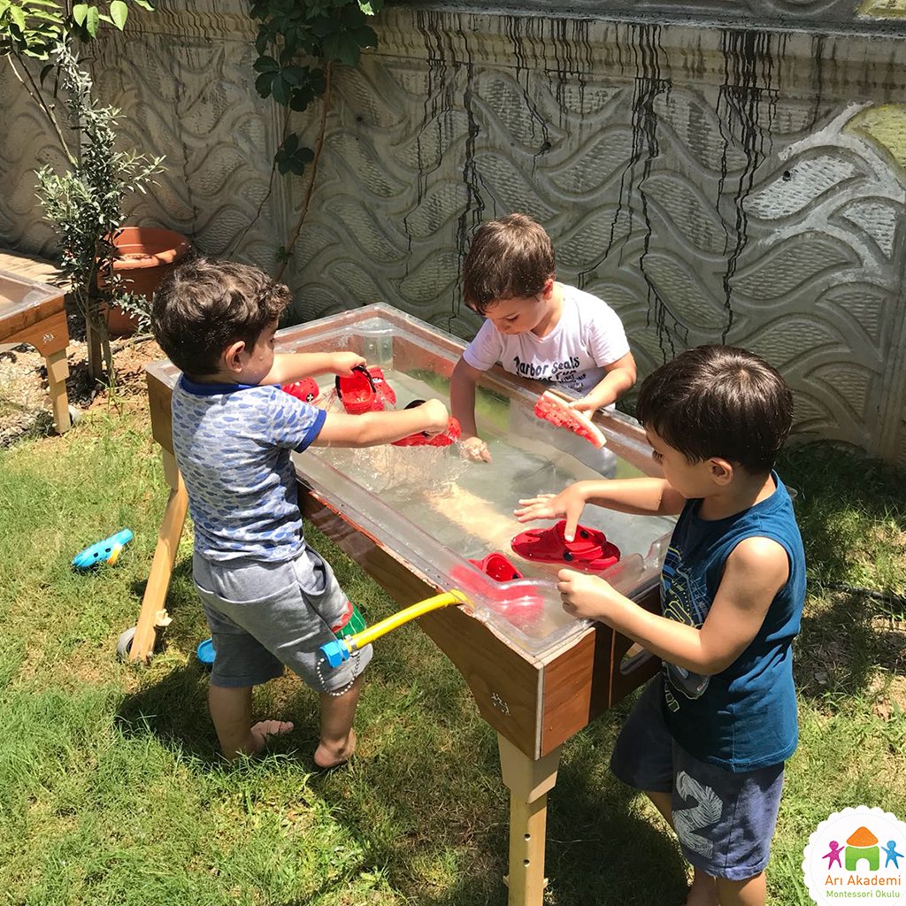 AriAkademi's tweet photo. Bahçe kahvaltımız ve etkinliğimizden kareler ☺️
➤ https://t.co/0E30EJpfSh
#montessori #montessoriokulu #kreş #yazokulu https://t.co/PYBBrJYbVF