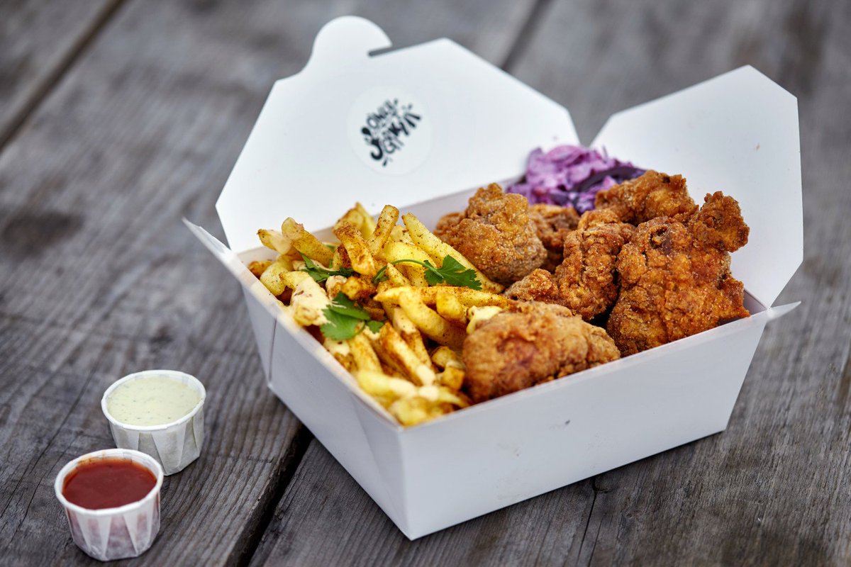 patrickbeddow's tweet image. Apparently it's #NationalFriedChickenDay today so err... here's some pictures of fried chicken - enjoy! 🍗