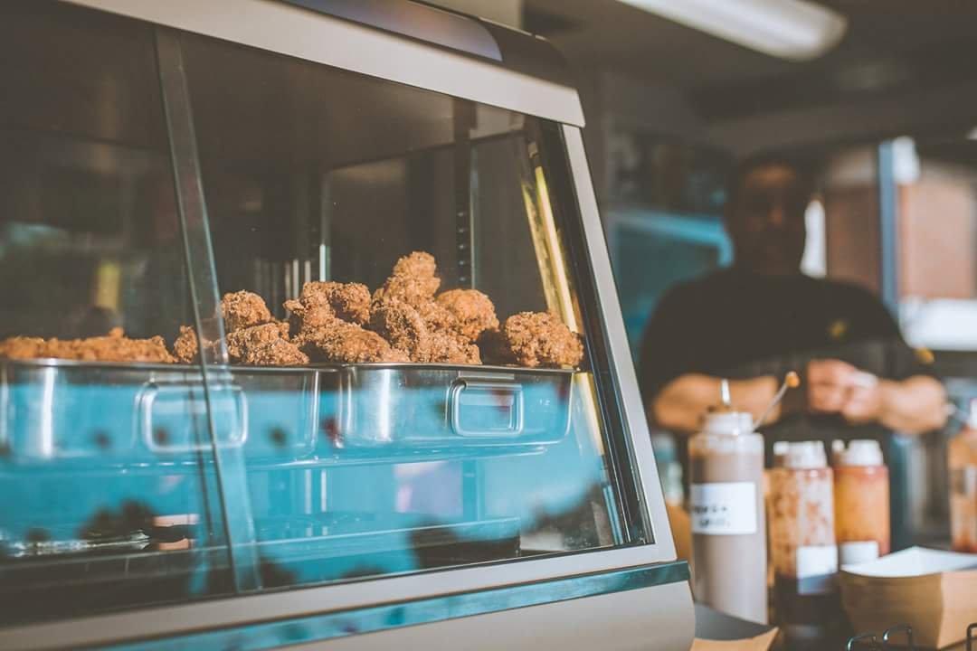 patrickbeddow's tweet image. Apparently it's #NationalFriedChickenDay today so err... here's some pictures of fried chicken - enjoy! 🍗