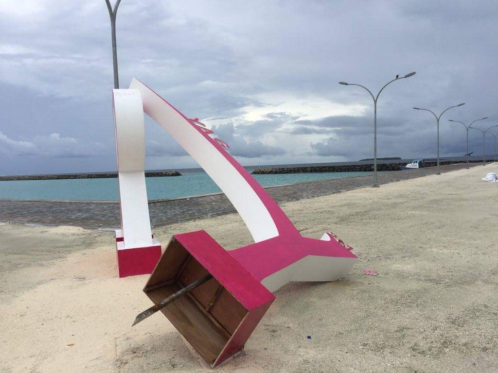 EbrahimRashid78's tweet photo. #kanditheem Rayyithun, beynumeh neh gehlun huri ehchakah, thaa'eedh kuraane goi !!ππ https://t.co/49Eq0OAqf4