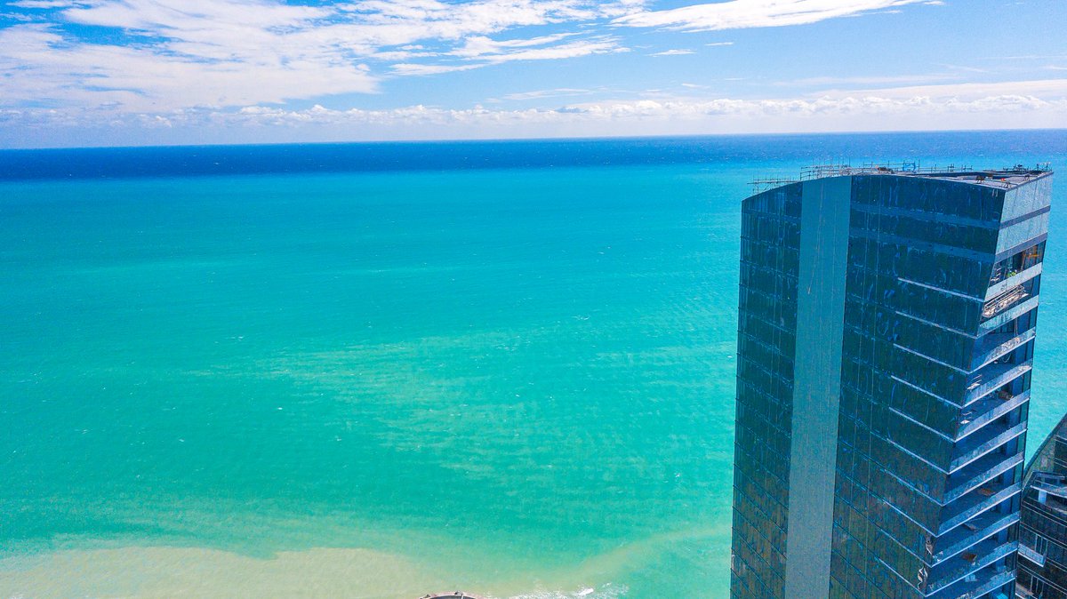 ISG_REALESTATE's tweet photo. Happy Friday! May your weekend views be as picture-perfect as ours. @MuseSunnyIsles https://t.co/hjg5Sz1NkF