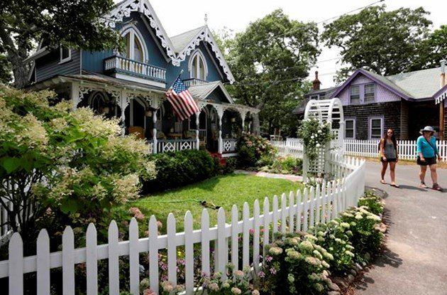 Americans playfully ponder pro-Trump scholar's 'shunning'.  ottawamatters.com/world-news/ame… https://t.co/mw45D1kjxn