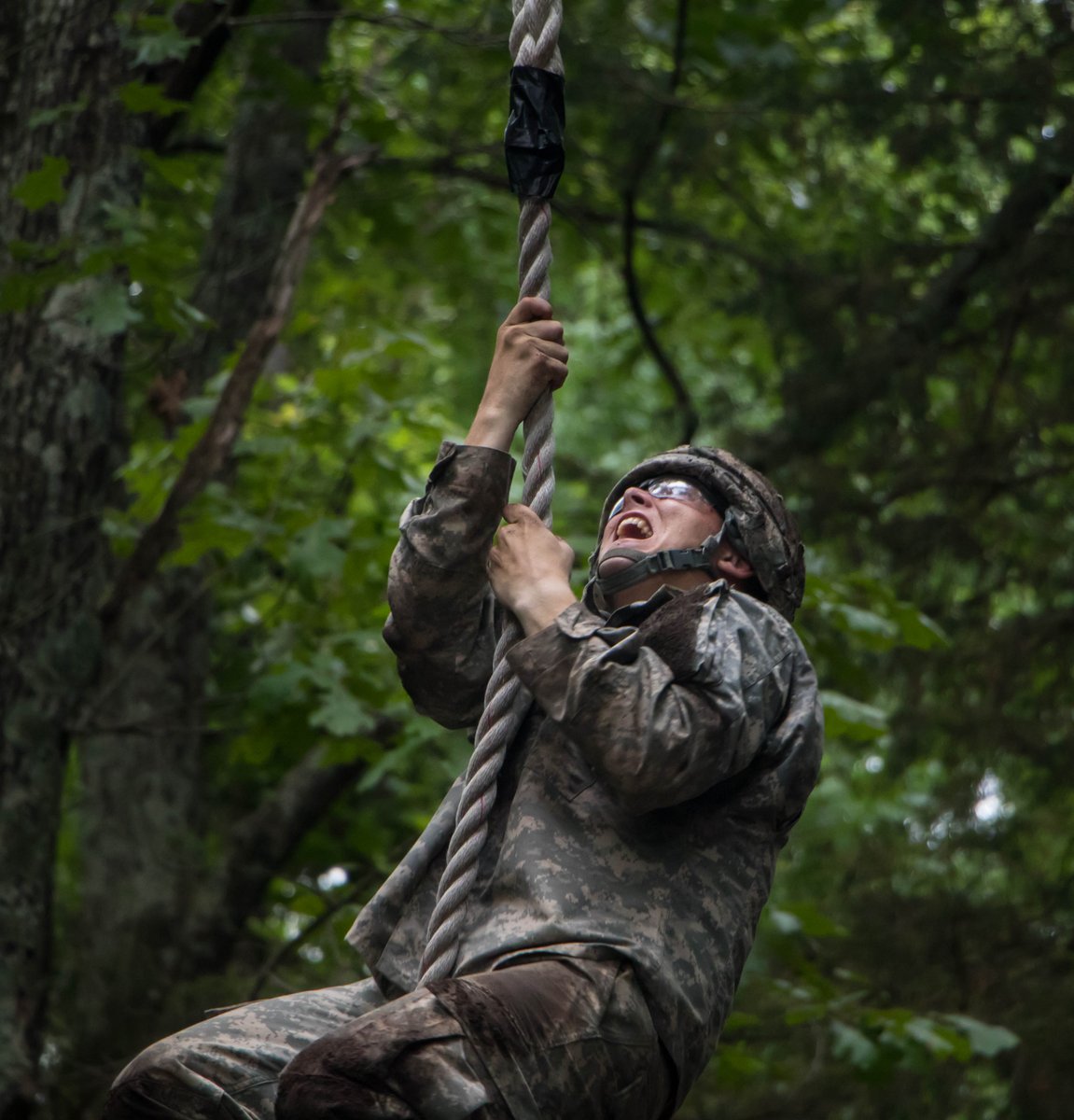 ArmyROTC's tweet image. Don&apos;t give up, Cadets! Today, 4th Regiment, Basic Camp took on the Beaudoin Obstacle Course. Read about their experience here: bit.ly/2KVnpz1
Article &amp;amp; Photos by Jakob Coombes
#armyrotccst #armyrotc #cadetcommand