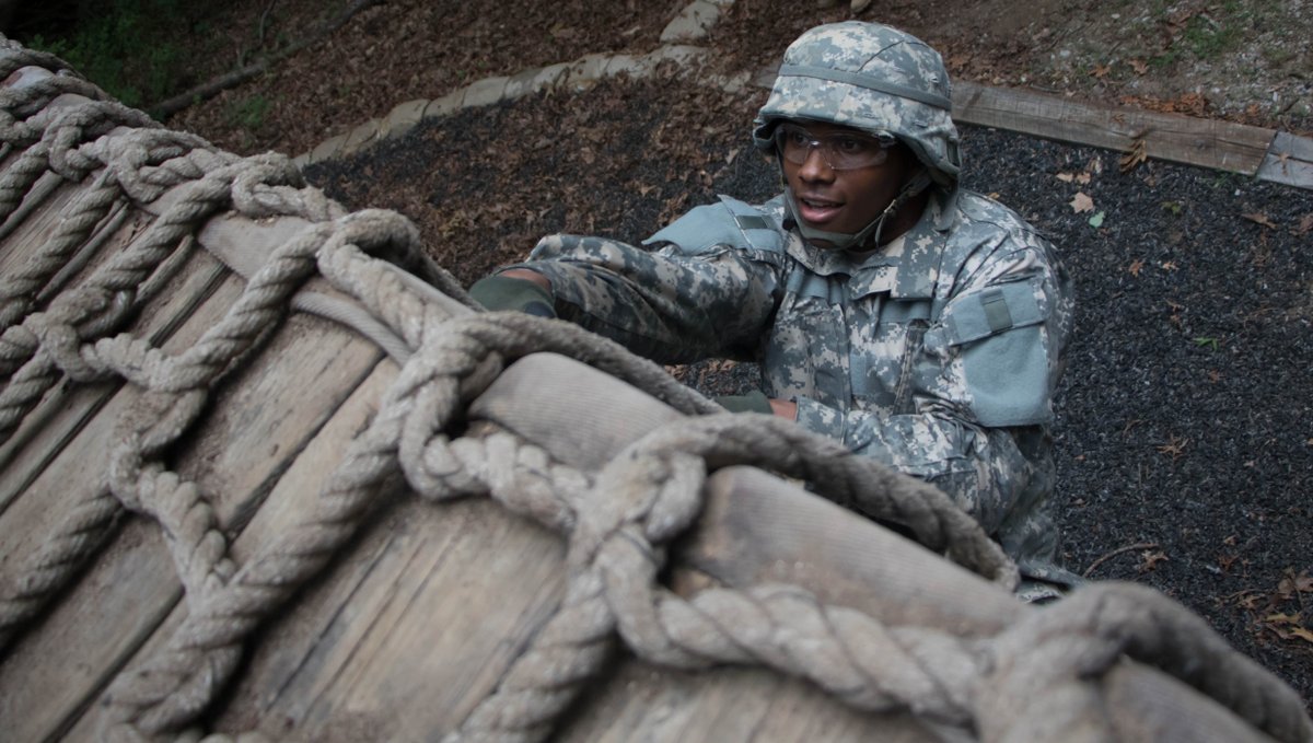 ArmyROTC's tweet image. Don&apos;t give up, Cadets! Today, 4th Regiment, Basic Camp took on the Beaudoin Obstacle Course. Read about their experience here: bit.ly/2KVnpz1
Article &amp;amp; Photos by Jakob Coombes
#armyrotccst #armyrotc #cadetcommand