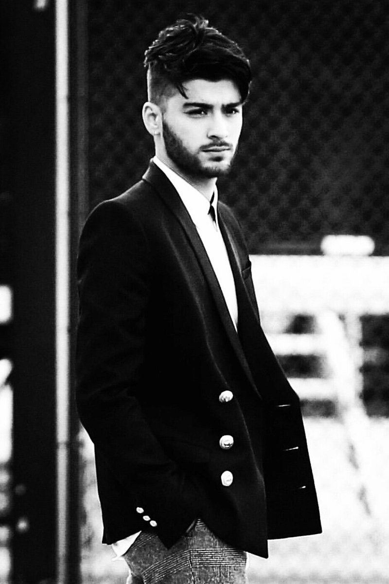 friehndly's tweet image. Real strength is being able to lift your head up high and walk away from the people that put you down for things you didn't do or say.