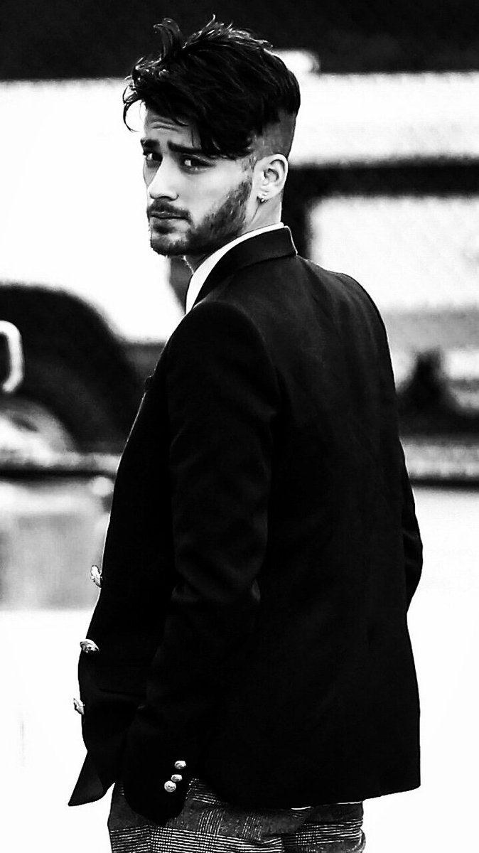 friehndly's tweet image. Real strength is being able to lift your head up high and walk away from the people that put you down for things you didn't do or say.