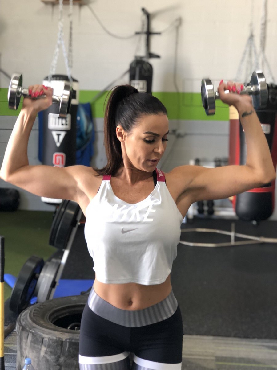 Kendra Lust™ on X: #shoulderworkout #girlsthatlift #girlswithmuscles #sexy  #LustArmy workout by my trainer @TorianPT2626 t.coN2KSkAlupt  X