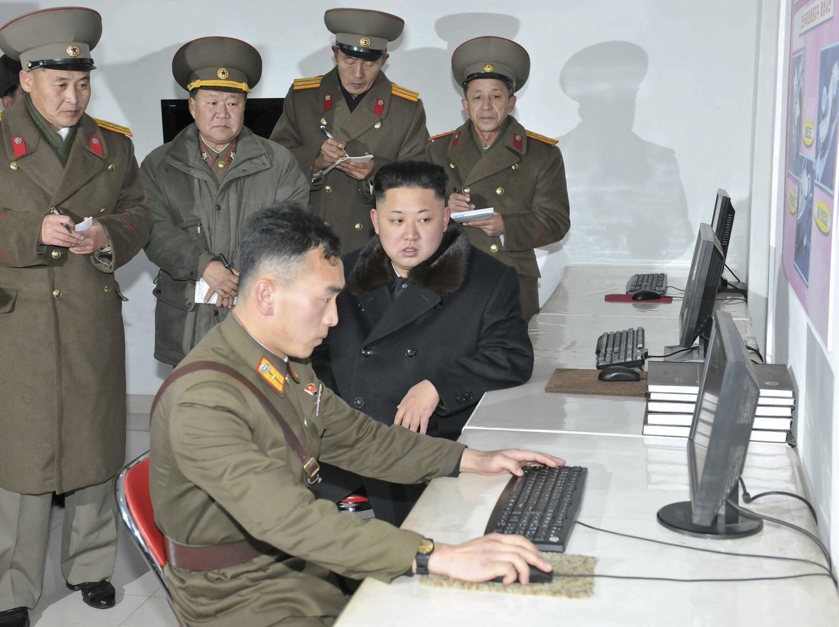 thecodinglove's tweet photo. When the boss asks for a live demo in front of the client 😓 https://t.co/wrSLp9viXI #thecodinglove https://t.co/Sy1DOjcXb1