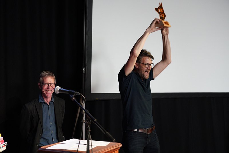 Feike van der Werf, student deeltijd en docent bij het @mediacollege wint de ZOEKprijs 2018 voor het beste/meest innovatieve afstudeeronderzoek! Inmiddels is ook de Eindexamen Expo officieel geopend! Wees van harte welkom op de Expo en feliciteer Feike met zijn prijs