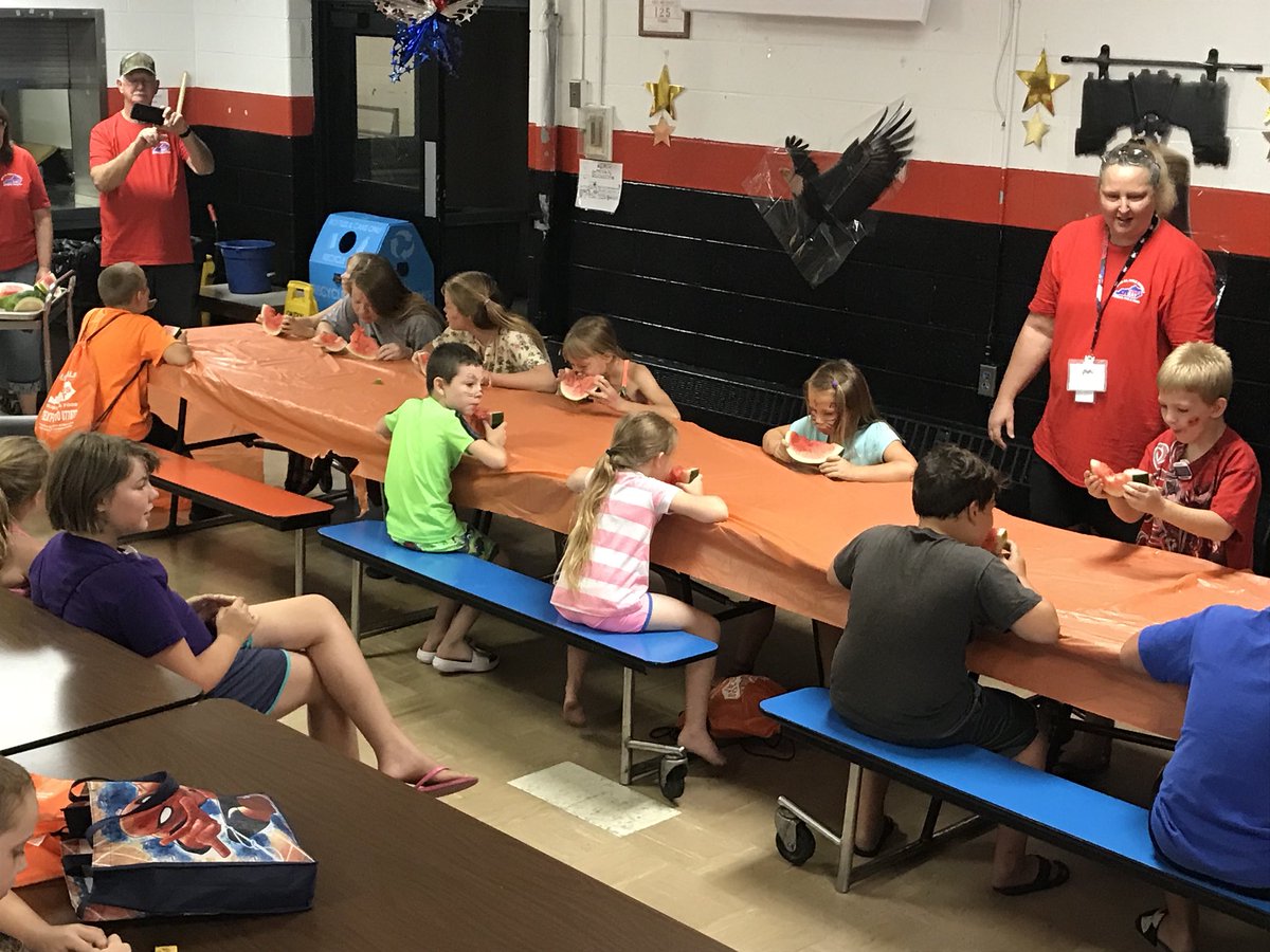 BoydCoSuper's tweet photo. More fun from @CburgNews #watermeloneatingcontest https://t.co/BKCNU0S13z