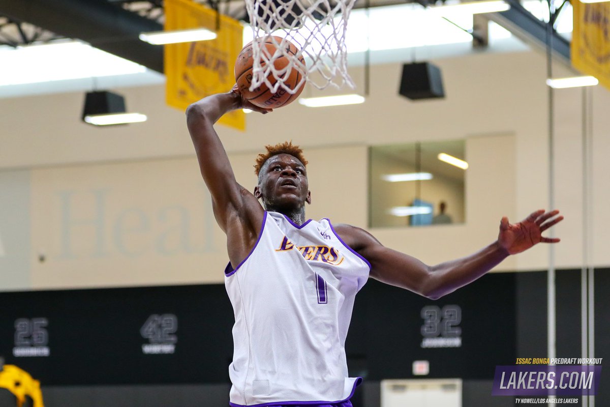 Lakers's tweet photo. 📸 Exclusive look at @IsaacBonga99's predraft workout in L.A.: https://t.co/XTsY38k2Bo https://t.co/NN4ljLLav8