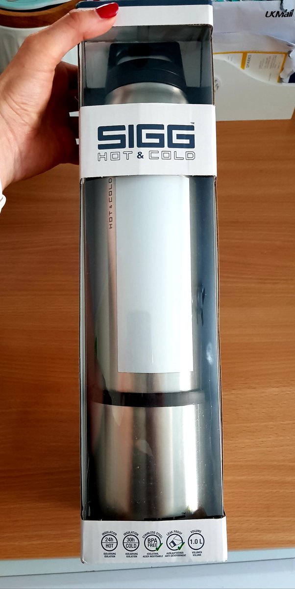 erika_n77's tweet photo. Ohhh huge thanks to @SIGGUK  for my gift I'll be needing this on  Sunday. Loving the #sigglife #siggstories https://t.co/X5jXpMIims