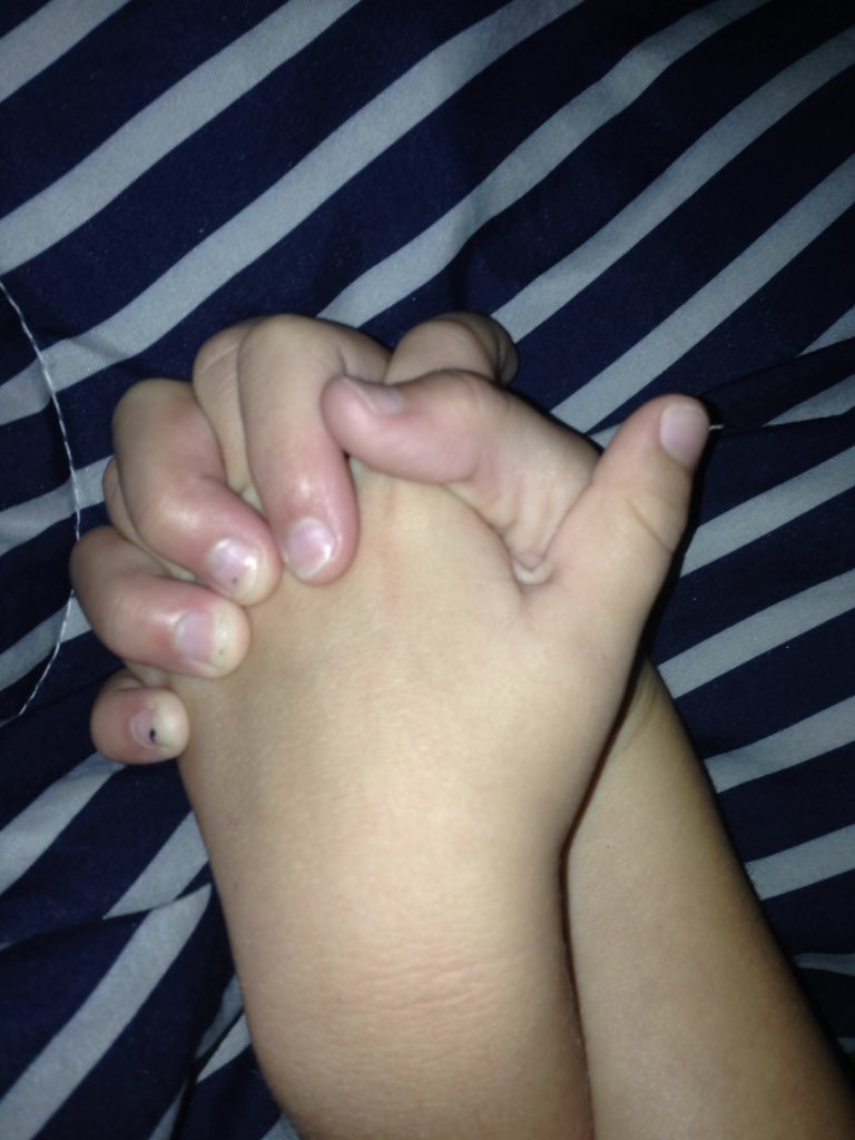 Asleep holding my hand👩‍👦