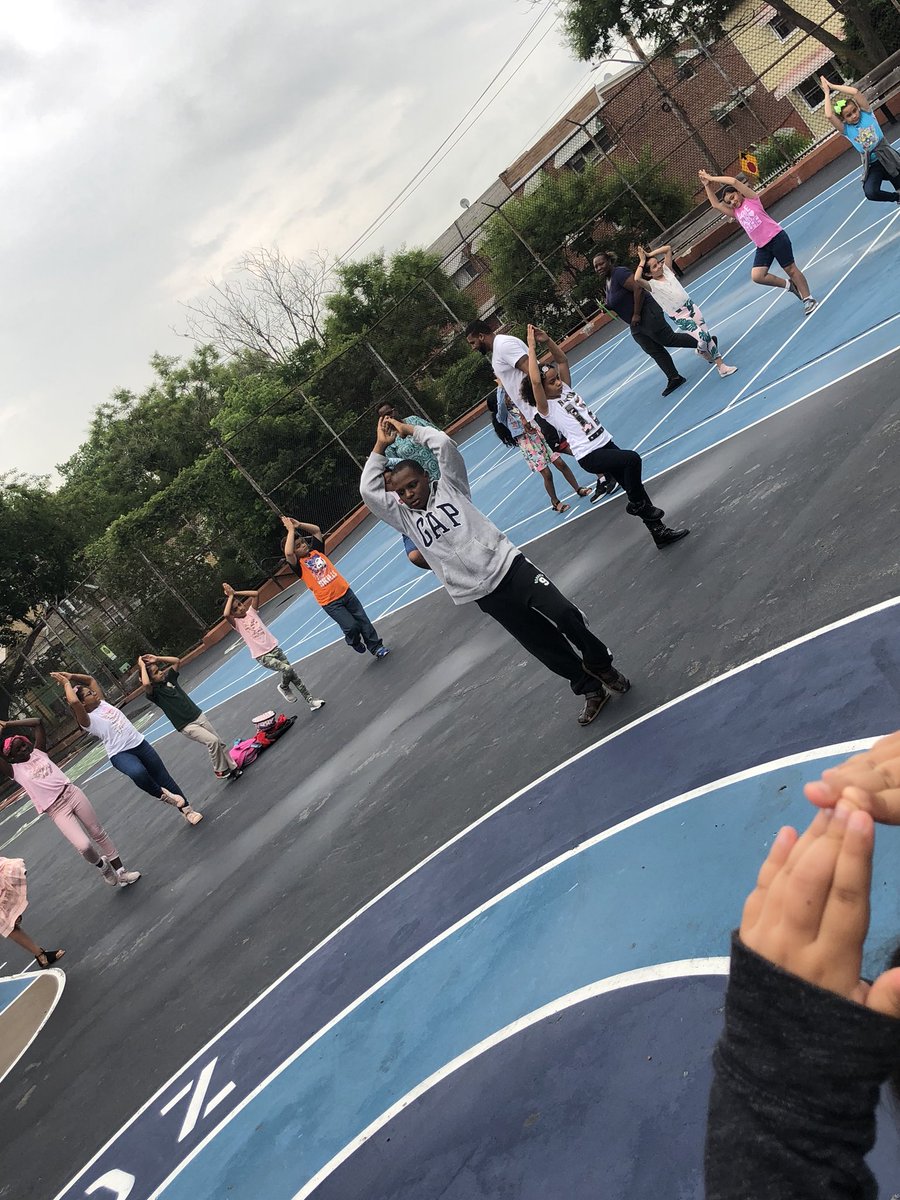 PS69JourneyPrep's tweet photo. Starting with a #charge #morningyoga #summerlearninginstitute #healthymindandbody #preparingforlearning #inquiryexplorationdiscovery https://t.co/OA0SvR0TcK